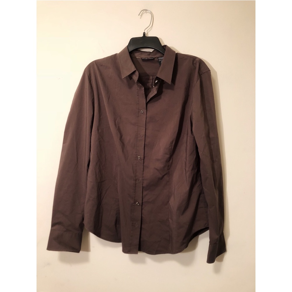 YEAR END CLEAR OUT - NWT long sleeve top.